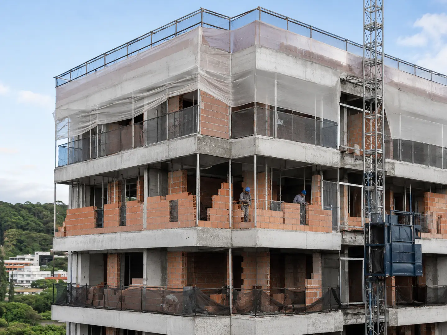 Obra do Horizonte 360 em maio de 2026, com alvenaria em execução